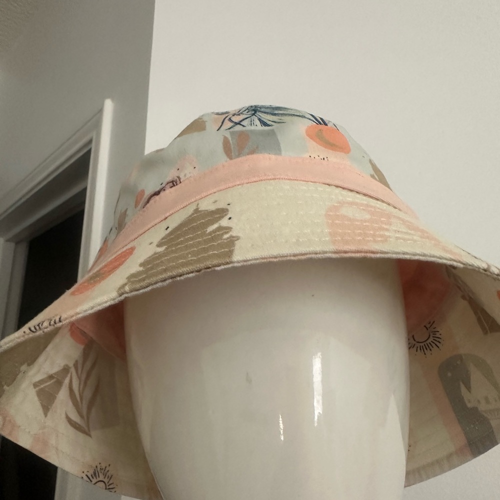 New authentic DISNEY hat - Picture 2 of 5